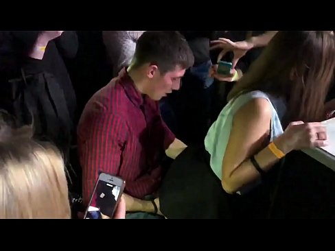 ❤️ Рэальны сэкс у рускім начным клубе. 18-гадовую расейку ў анус і похву трахнулі ў начным клубе Порна у порна be.porn-milf-300.ru ❌